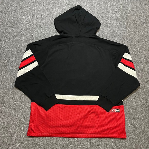 CCM Chicago Blackhawks Hockey Jersey Hoodie XL Black Red Lace Up NHL Sweatshirt - Picture 2 of 7